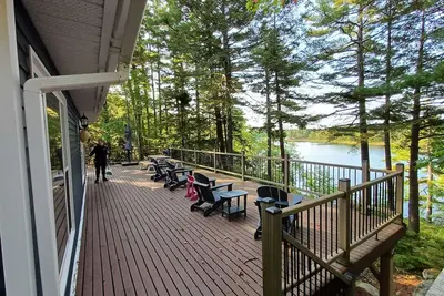 Image de Relax Lakeside! Family Friendly Cottage! \nBeaverdam Lake, Labelle Nova Scotia