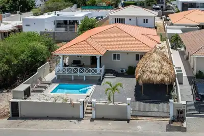 Image de Luxury villa with private pool, jacuzzi, outdoor kitchen, indoor pool, Jan Thiel