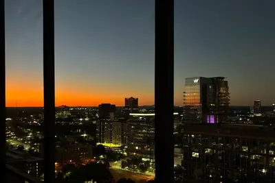 Image de 20c- \"Atlanta City Views & Downtown Vibes\"
