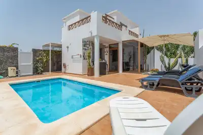 Image de Vacances 'Ernesto' avec vue sur la montagne, piscine privée et Wi-Fi