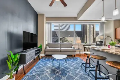 Image de A-Class Luxury Building | Private Suite w/ Views!