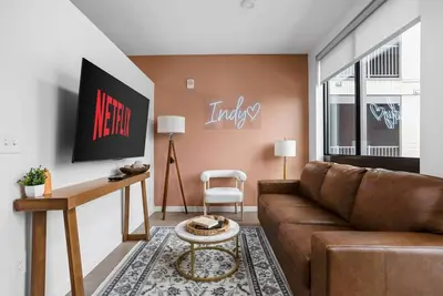 Image de Super Lux High-Rise: Free Espresso+Pool+Gym+Lounge