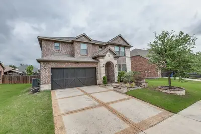 Image de 4 Beds 4 bath Ev Charger, Gym, Pool table, Media, Yard, Water Filtration System.