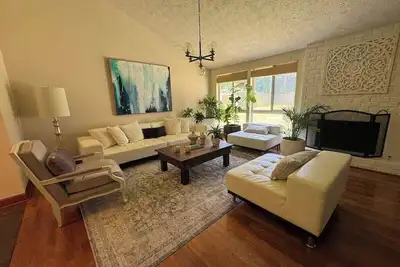 Image de 4bd 3Bath Modern City Escape