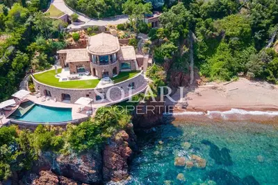 Image de Villa luxueuse les pied dans l'eau