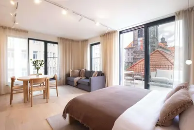 TurnKey | Henry's Tower Studio with Terrace Iii-3