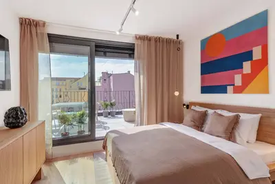 TurnKey | Henry's Tower Penthouse I