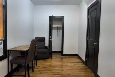 Image de Spacious 4-bedroom apartment in amazing Newark with Ac