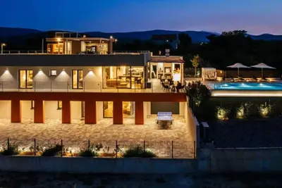 Image de New Luxury Villa - Six Bedroom Villa