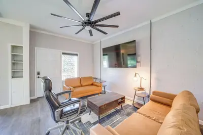 Image de 7 Mi to Dtwn Tulsa: Dog-Friendly Home w/ Yard