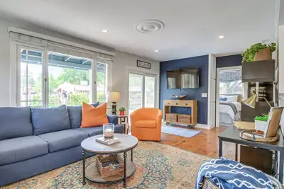 Image de Half-Mi to Dtwn: Updated Home in Prescott!