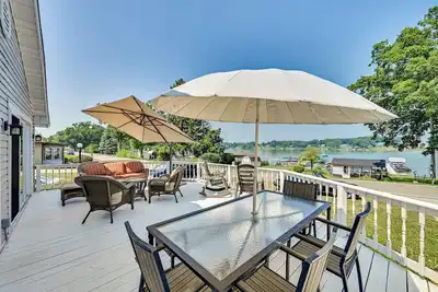 Image de Dock & Kayaks: Lake-View Home, 29 Mi to Notre Dame