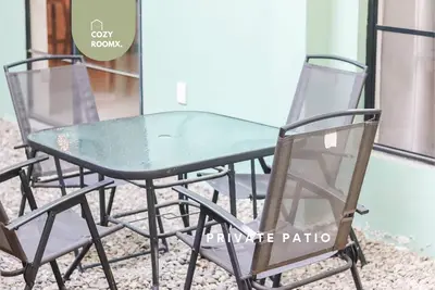 Image de 2 King Size Bdr Apt/ Pet F/ Private patio/ 100mb