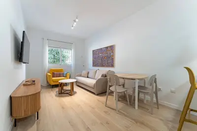 Image de Appartement '1 Chambre à 85 m de la Plage' avec Wi-Fi et Climatisation