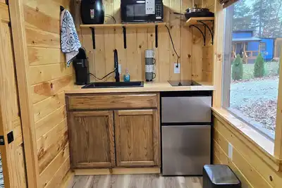 Image de Pet friendly fenced yard, tiny home close to Fall Creek Falls