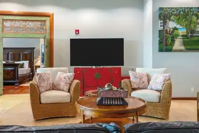 Image de Prime Waikiki Spot! Outdoor Pool, Full Kitchen! Near Waikiki Beach!