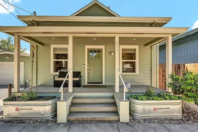 Image de Modern Wine Country Bungalow, Walk to Downtown
