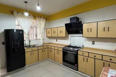 Image de Centrally located residence