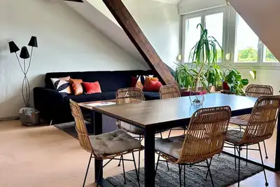 Image de Loft vintage • spacieux 155 m² • 4 chambres • Parking, Netflix, Wifi Fibre