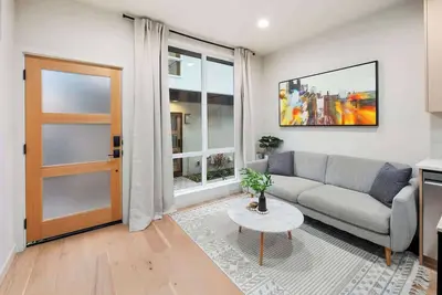 Image de 2026 World Cup | Rooftop View, Light Rail, Parking