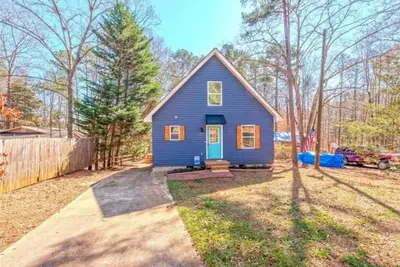 Image de Charming two bed two bath house with a platform dock on Lake Hartwell