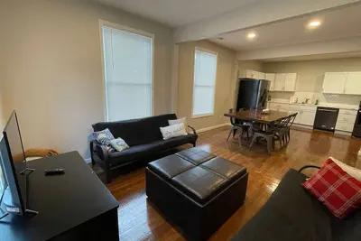 Image de Cozy 4 Bedroom 2 Bath Omaha Home w/ plenty of parking!