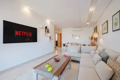 Image de 3-Bedroom Apartment with Pool View – Prestigia