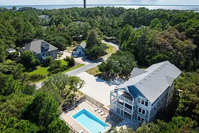 Image de Angels' Abode - Corolla Village, 900 Ft to Beach Access, Elevator, Pool, Tiki Bar, Pool Table