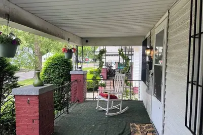 Image de Modern 3br + 2 Living Rooms • Stylish & Spacious House in Central Decatur