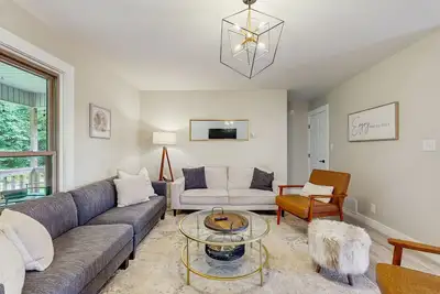 Image de Secluded 3br house on 7-acers with Mountain and Valley View, and Game room.