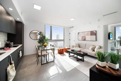 Image de Cozy 1-bedroom condo in the heart of bayside fl