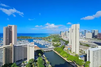 Image de @ Marbella Lane- Prime Watermark Ocean & City View