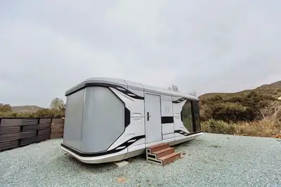 Image de Space shuttle around mountains - Geometry Park