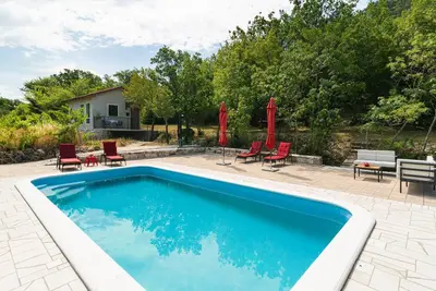 Image de Superbe maison à Omis avec piscine privée, peut être à l'intérieur ou à.