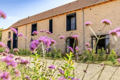Image de Grange La Roca Masia - Les Iris, piscine, jardin, 2 chambres 4/6 personnes