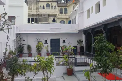 Image de Veda Heritage -350 yrs old Heritage Haveli, yoga Courtyard & Lake View Rooftop