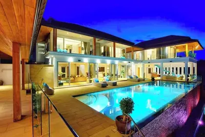 Image de 7 Bedroom Luxury Sea View Villa Moon