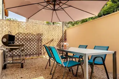 Image de Grange La Roca Masia - Les Tournesols, piscine, jardin, 3 chambres 6/8 personnes