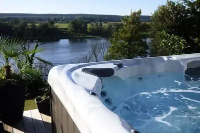 Image de Mobil-home Luxe Spa - 2 chambres - 2 salles de bains - 2 Wc - Clim - Tv + Lave vaisselle + Jacuzzi 6 personnes