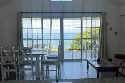 Image de Private Oceanview Retreat in El Sunzal Exclusive Surfside Living Above the Break