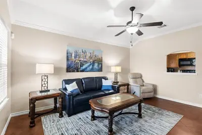 Image de Stylish 3br Retreat in Highly-Rated Locale