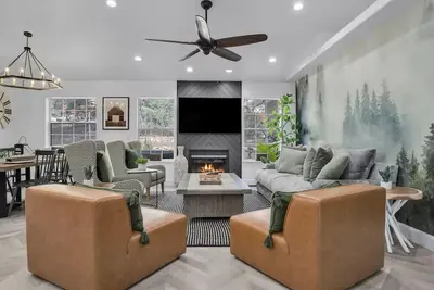 Image de New! Modern Mountain 4br with hot tub, Ac, Game Room and Ev & Tesla Charger