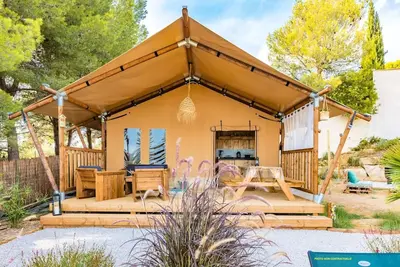Image de Tente lodge 38 M² + Terrasse 16 m² 6 personnes