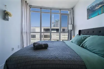 Image de Sky Living : Awesome Lake and City View, Park Free