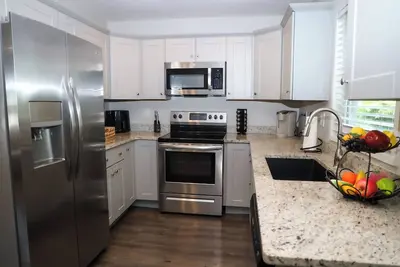 Image de Walking Distance to New Amphitheater