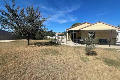 Image de Maison de plain pieds. jardin clôturé, piscine sécurisée, endroit très calme