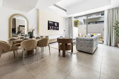 Image de New 2. 5br Villa With Ps5 & Garden Near Dubai Mall