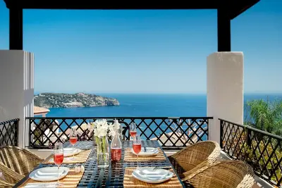 Image de Stunning Views • Terrace • Pool & Parking
