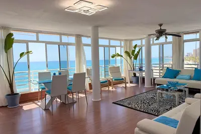 Image de Relax under the palm trees