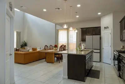 Image de Relax in Style | 3 King Beds | Cozy and Spacious